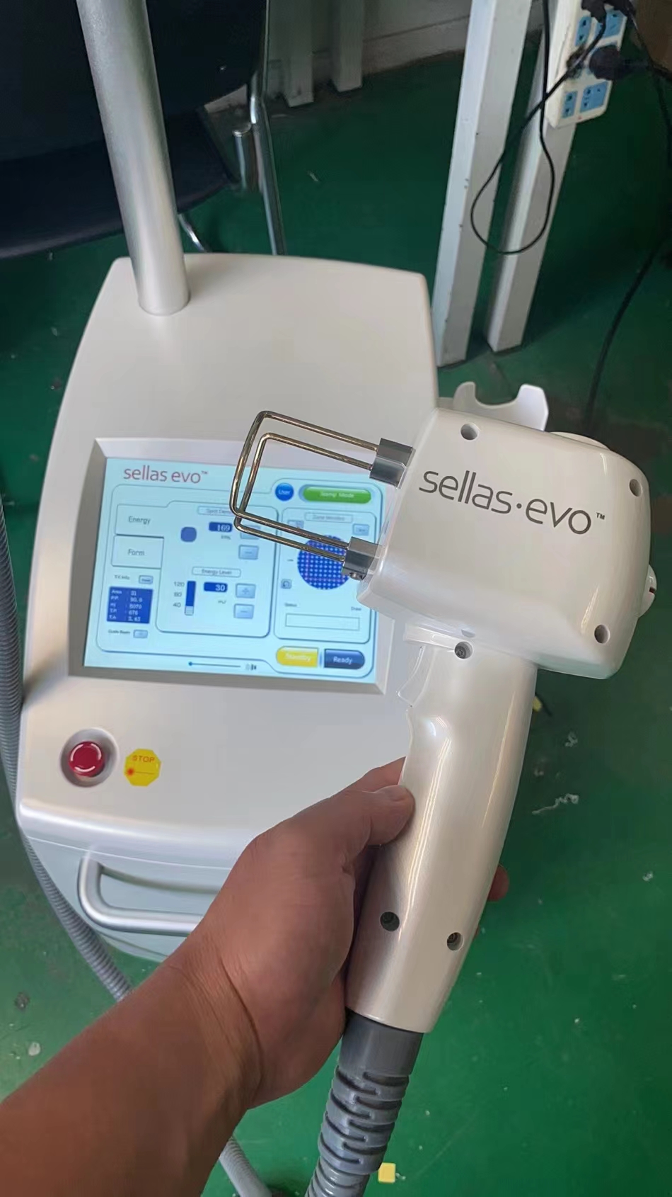Portable Picosecond Laser Tattoo Removal Machine - Professional Picosecond / CO2 / Nd:YAG Laser equipment by SMIO