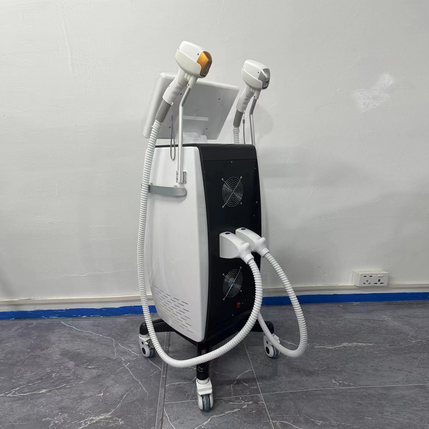 双810 - SMIO #301 - Professional 808nm Diode Laser equipment by SMIO